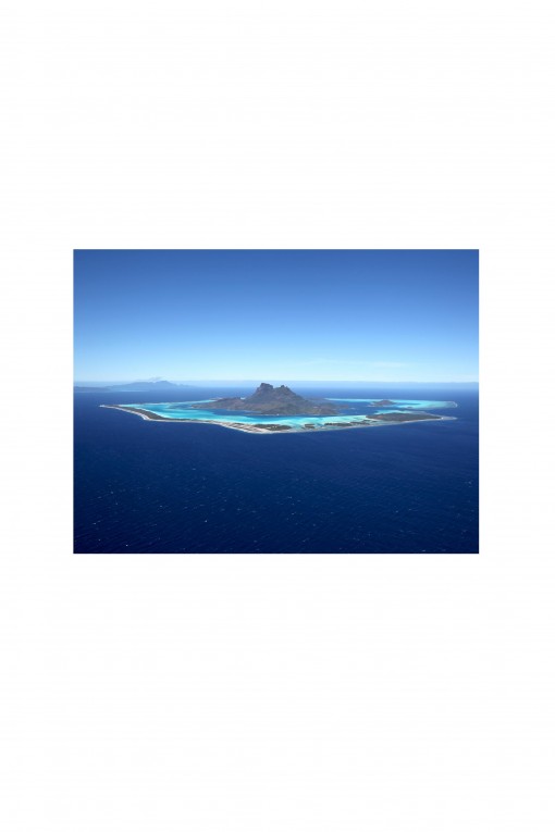 Poster Aerial View of Bora Bora - French Polynesia By Emmanuel Catteau