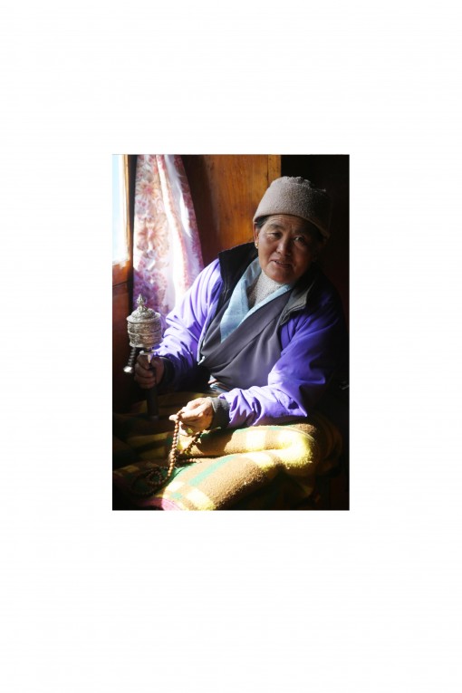 Poster Praying in Namche Bazaar - Nepal By Emmanuel Catteau