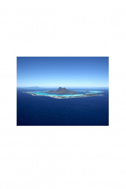 Poster Aerial View of Bora Bora - French Polynesia By Emmanuel Catteau