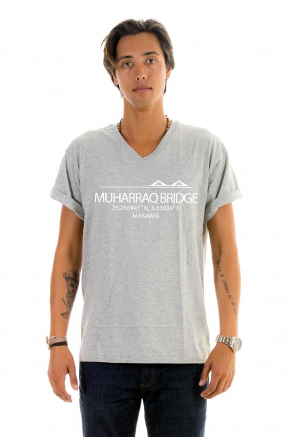 T-shirt v-neck Muharraq Bridge - Manama, BAH